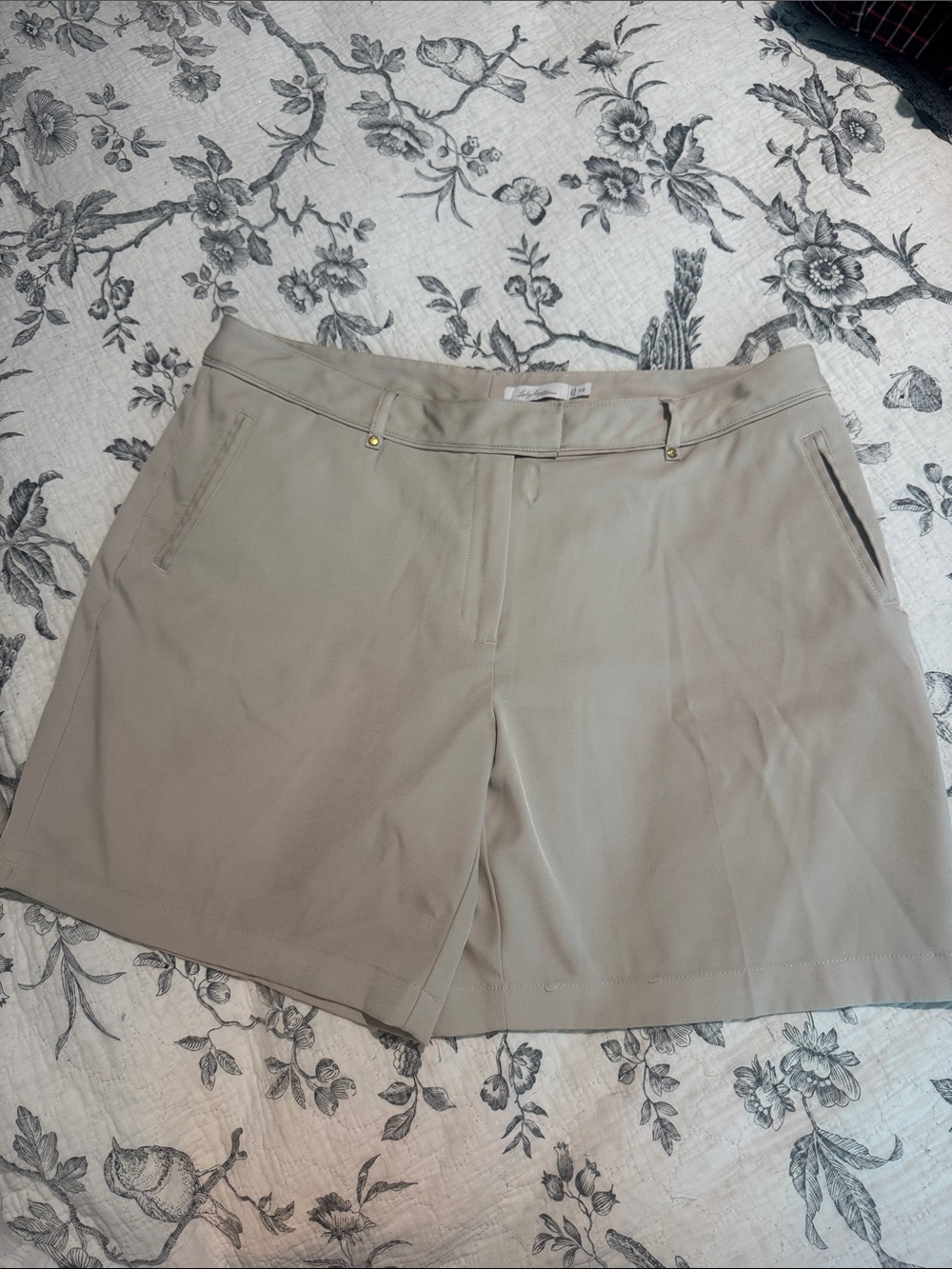 Lady Hagen Light Taupe Tailored Bermuda Shorts Sz 12